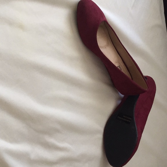 Shoes - Picture 2 of 4